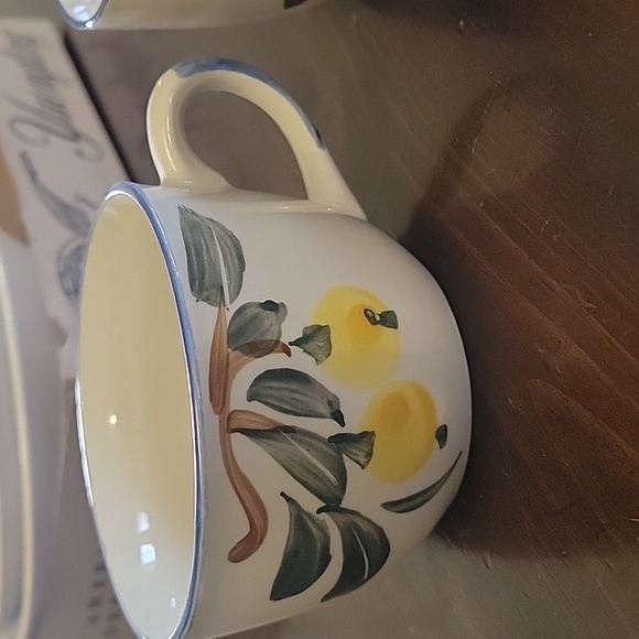 Vintage Set of 4 flower/fruit mugs/bowls made in China - Picture 3 of 11